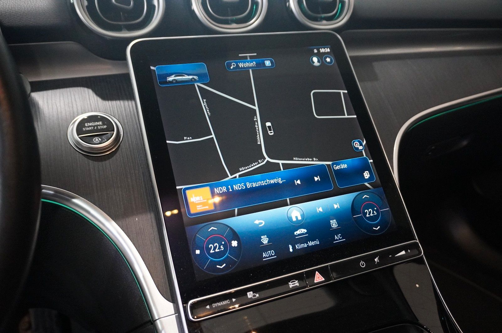 Fahrzeugabbildung Mercedes-Benz C 200 LIM. AVANTGARDE 9G NAVI/LED/KAMERA/PANO.