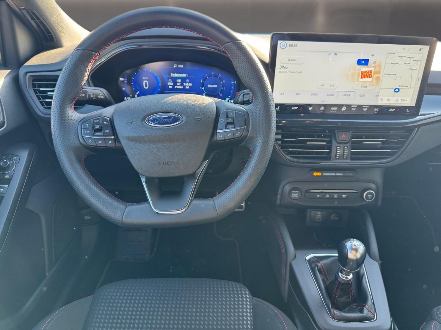 Fahrzeugabbildung Ford Focus Turnier ST-Line X AHK-klappbar Navi Matrix