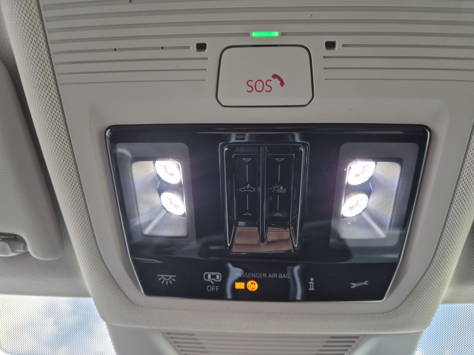 Fahrzeugabbildung Volkswagen Passat TDI Elegance DSG Matrix STH AHK Navi Pano