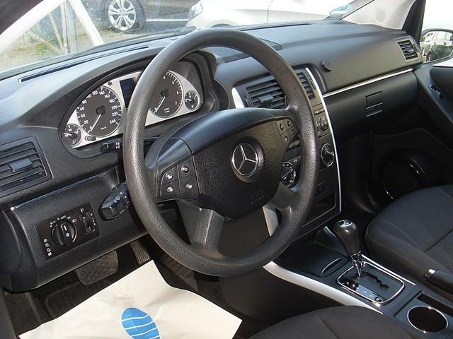 Mercedes-Benz B 200