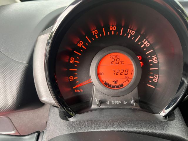 Toyota Aygo AYGO 1,0 Klima & Radio ,wenige Kilometer