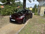 Tesla Model Y Performance, Midnight Cherry Red und AHZ - rote Tesla Model Y