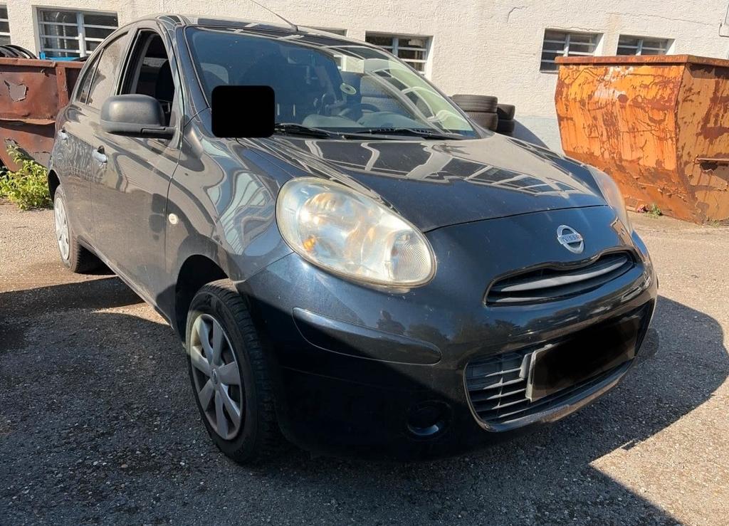 Nissan Micra Visia First