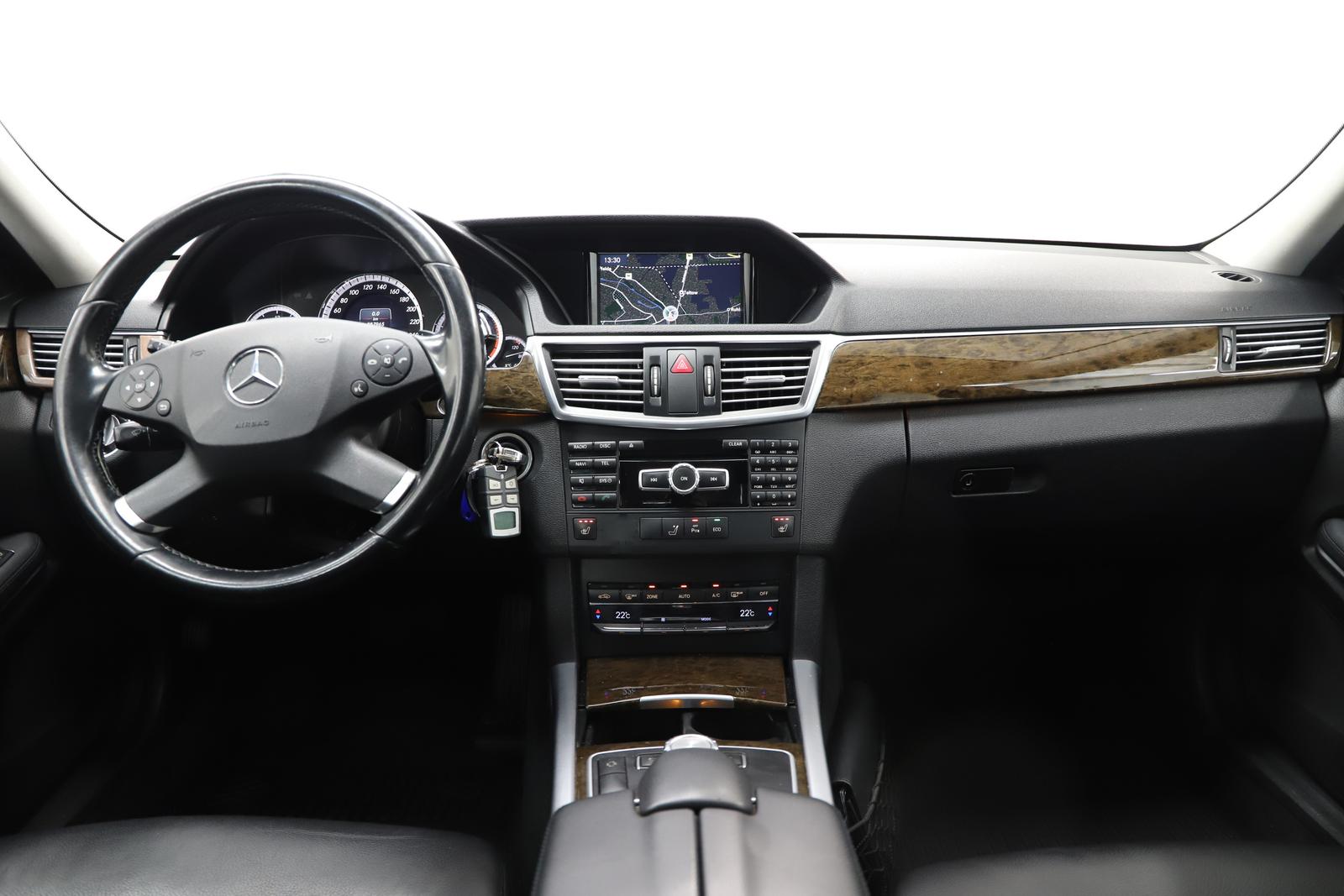 Mercedes-Benz  E 220 CDI 170PS 7G-Tronic T ACC AHK  El.Heck