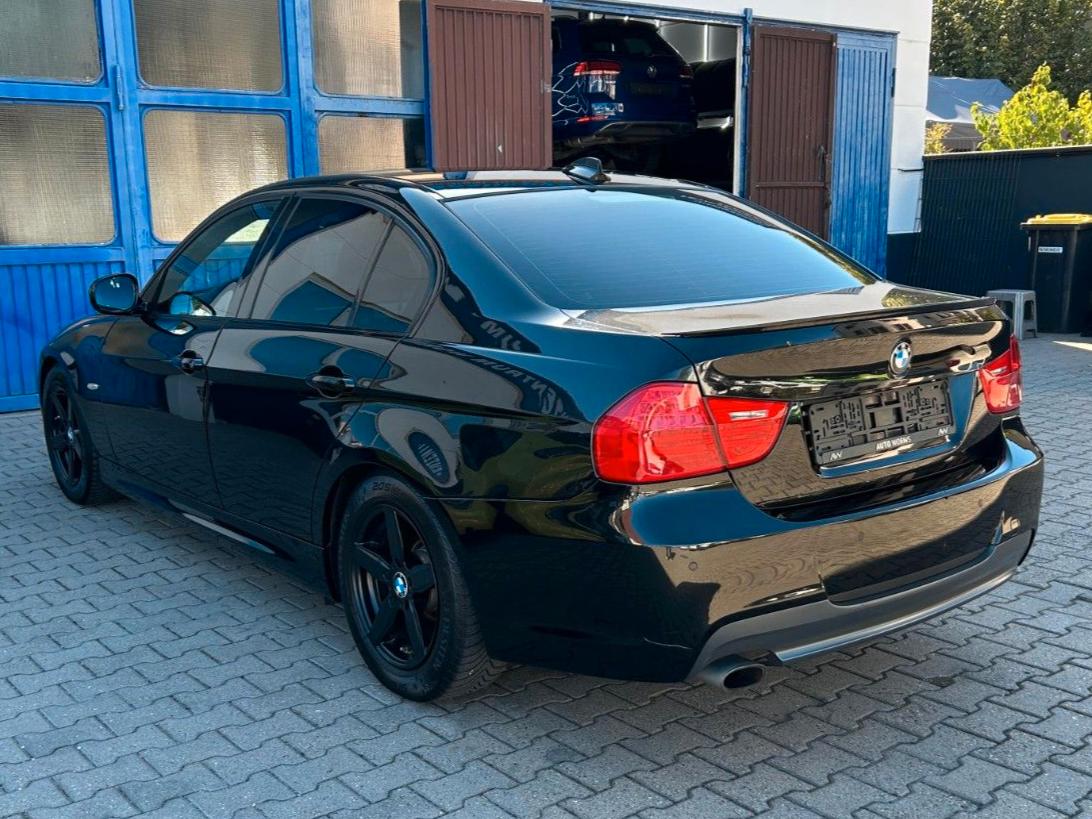 BMW 320i 2.0 170ch PACK M BVM Shadow line Sièges sport Toit ouvrant - 2EME MAIN