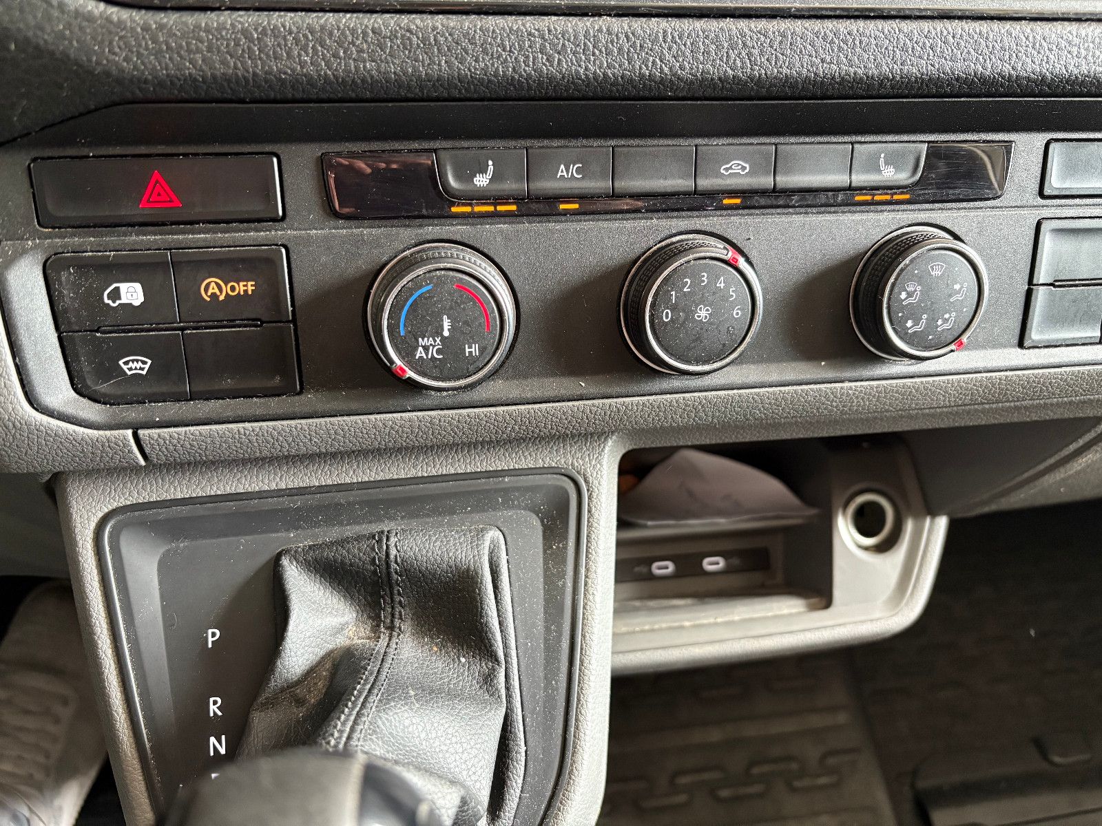 Fahrzeugabbildung Volkswagen Crafter Kasten Kasten 35 lang HochdachFWD/3-SITZ