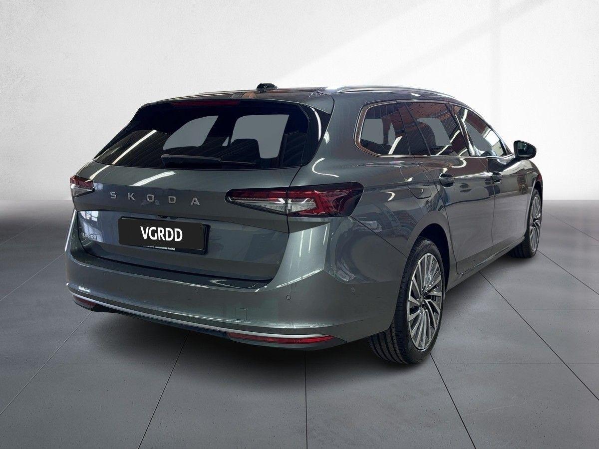 Skoda Superb Combi L&K 2,0 TDI DSG *STANDHEIZUNG AHZV*