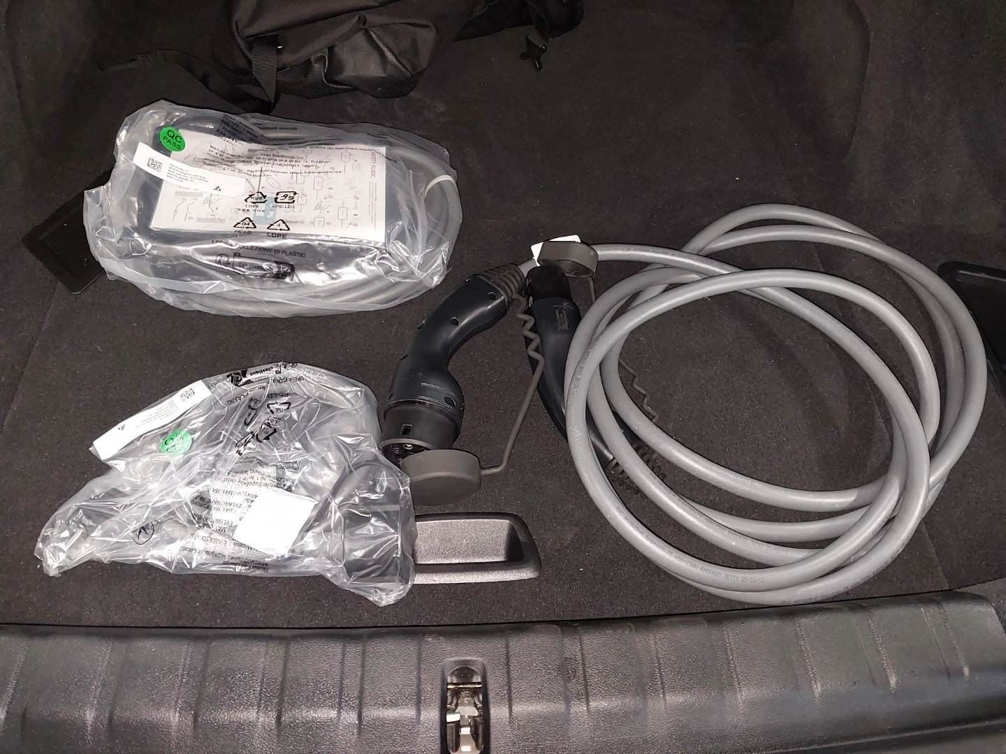 Fahrzeugeinzelansicht 10 Fahrzeugabbildung BMW i4 M50 |Glasdach |Harman Kardon |M Sportsitze