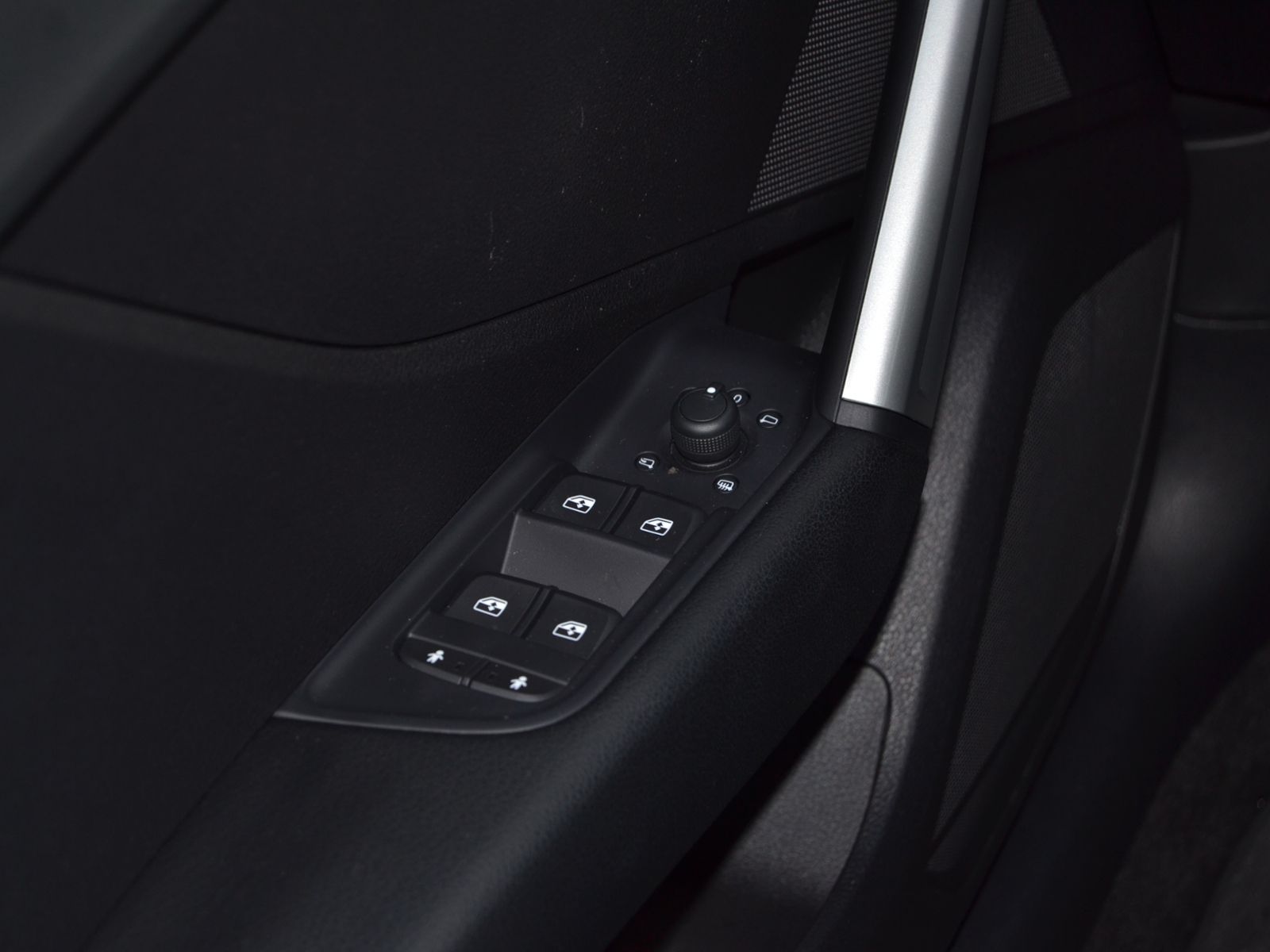 Q2 35 TFSI S-tronic Advanced AHK/MATRIX-LED/RFK/