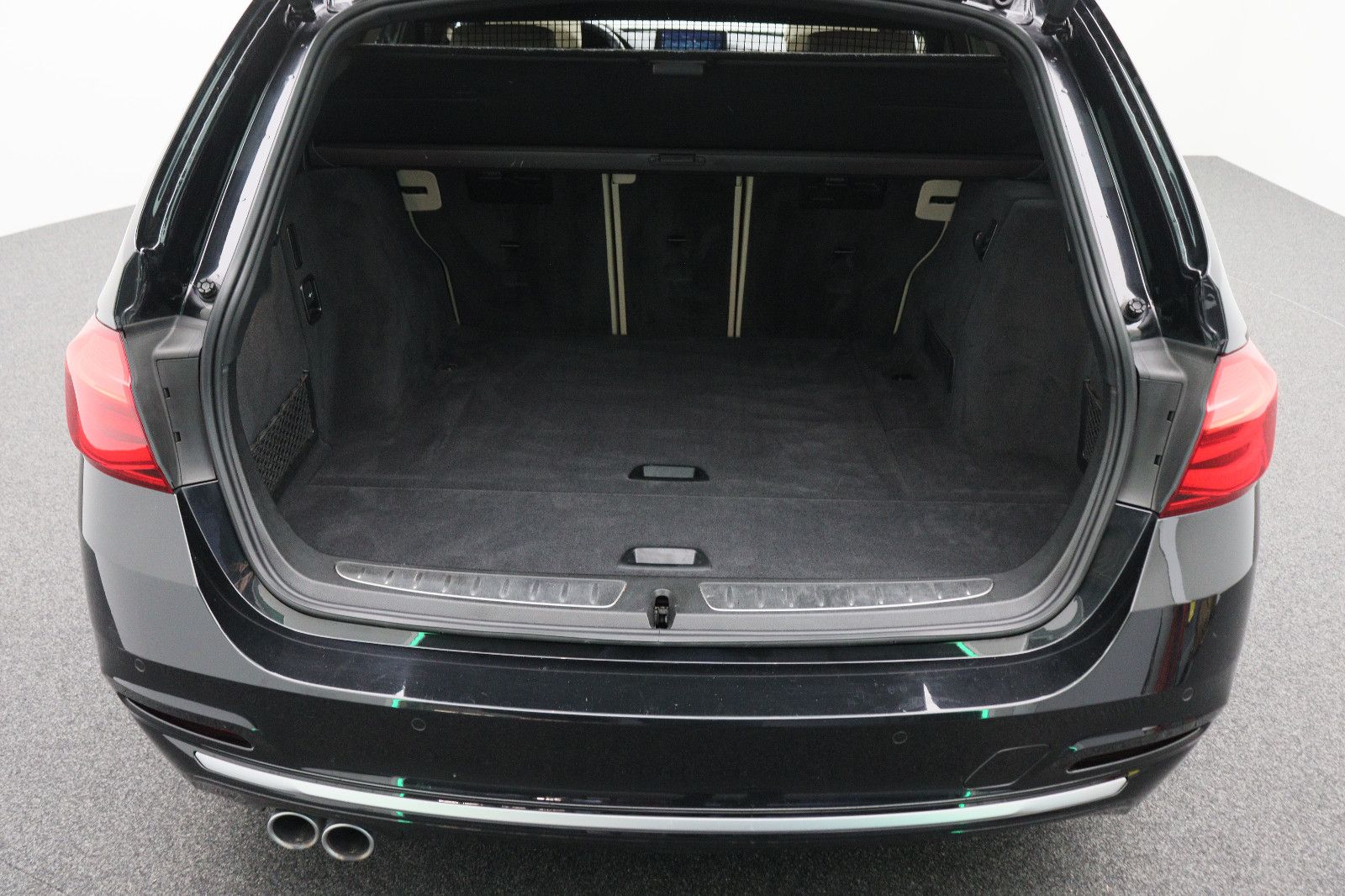 Fahrzeugabbildung BMW 320d Touring Luxury Leder AHK ACC Panorama