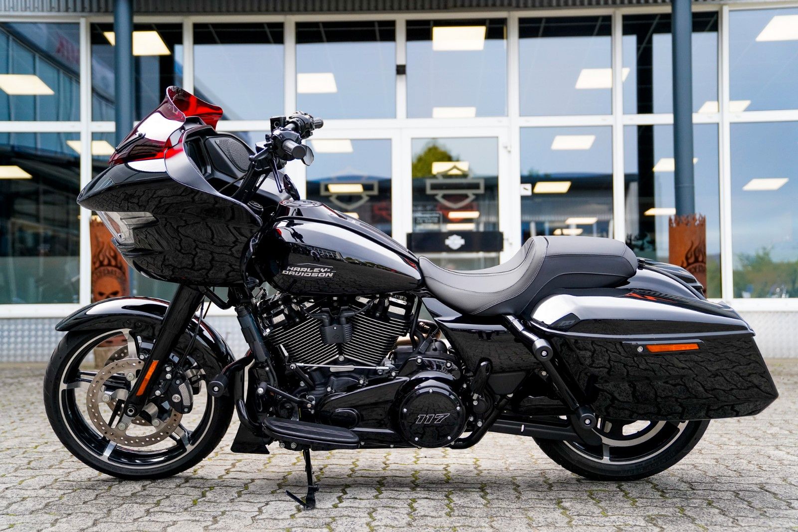 Fahrzeugabbildung Harley-Davidson Road Glide FLTRX 117 Cui - Zard Rick´s Lenker -