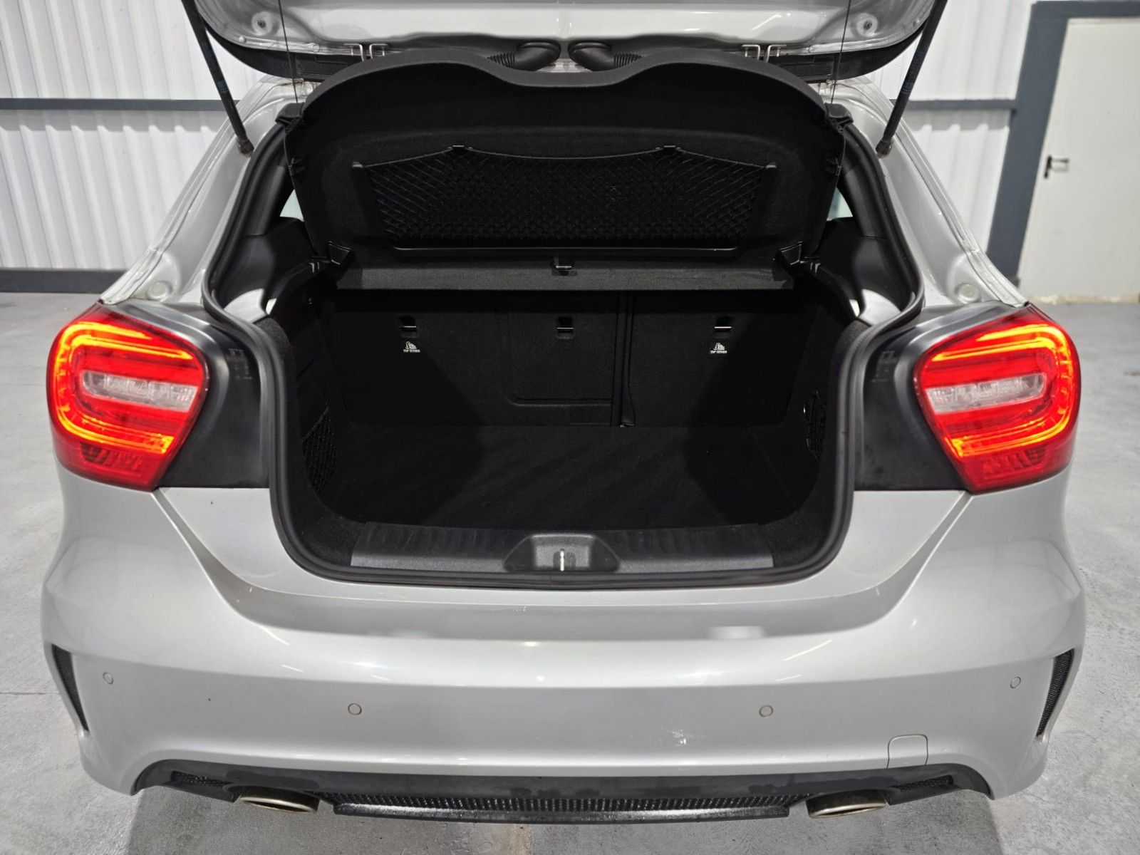 Fahrzeugabbildung Mercedes-Benz A250 AMG-Line/Panorama/Navi/8fach/TÜV-NEU