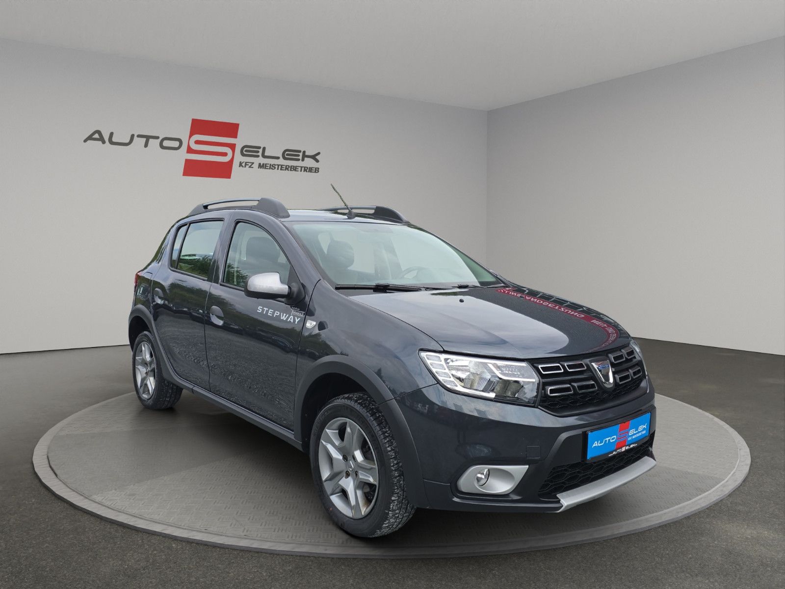 Fahrzeugabbildung Dacia Sandero II Stepway Prestige Kamera Navi Media