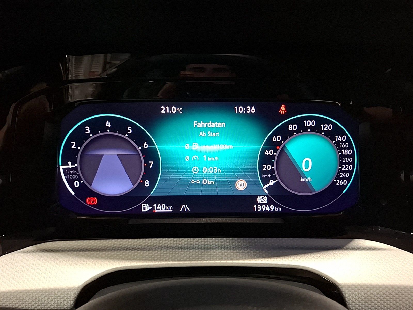 Fahrzeugabbildung Volkswagen Golf VIII TSI Move Matrix Navi AID Pano PDC SH L