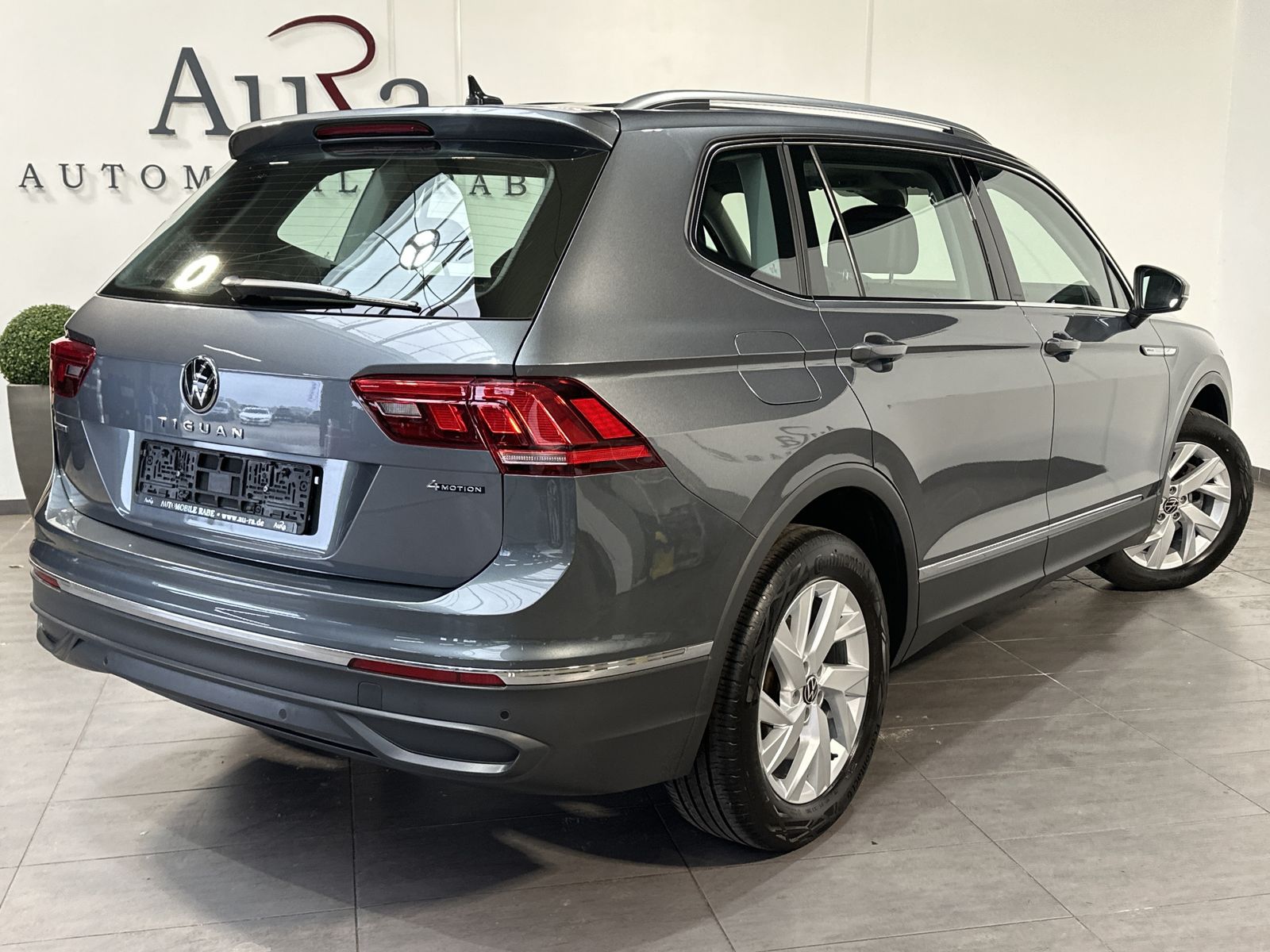 Fahrzeugabbildung Volkswagen Tiguan Allspace 2.0 TDI DSG 4M Life NAV+LED+AHK