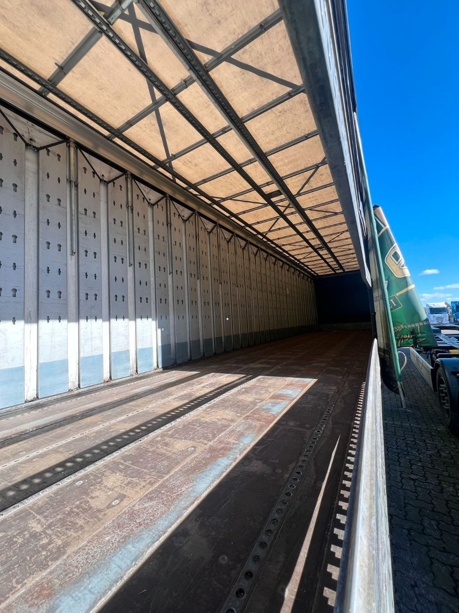 Fahrzeugabbildung Kögel SN24-1, Liftachse, Ladebordwand