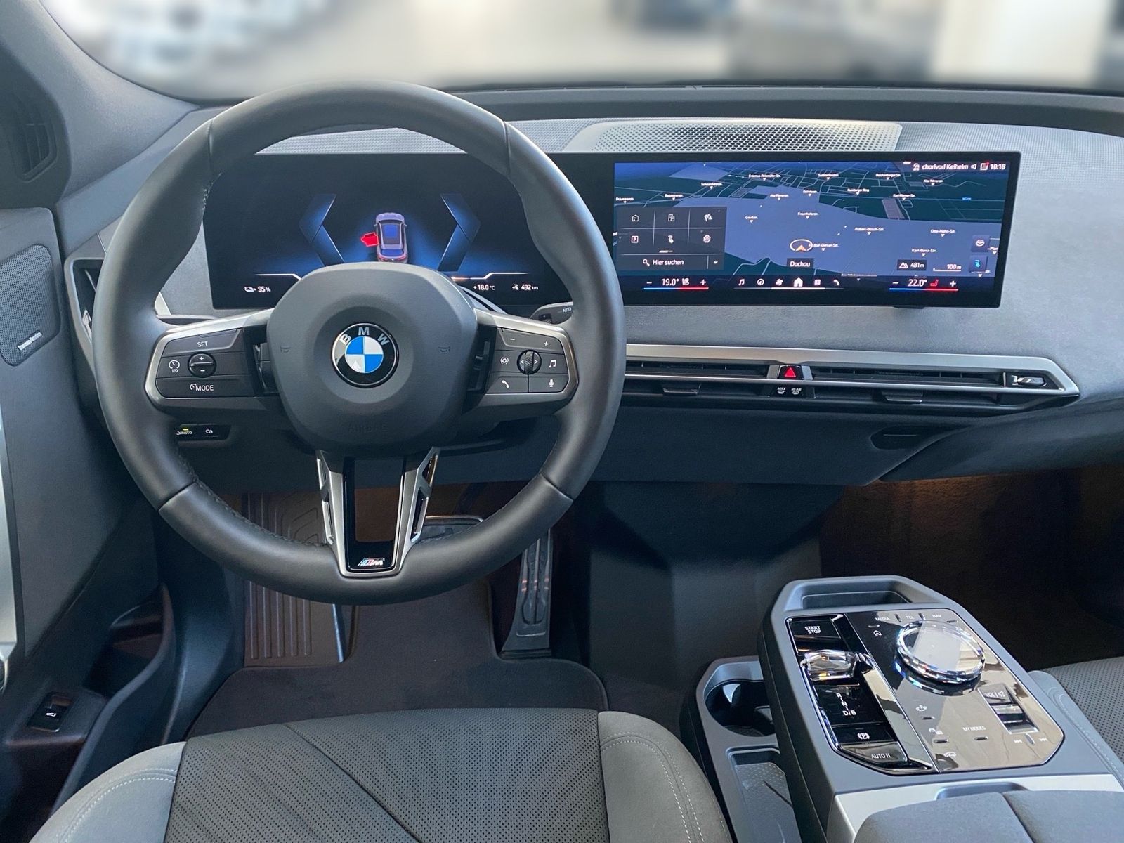 BMW iX xDrive45 M Sport HUD LC Prof. DA Pro 23´´ AHK foto 4