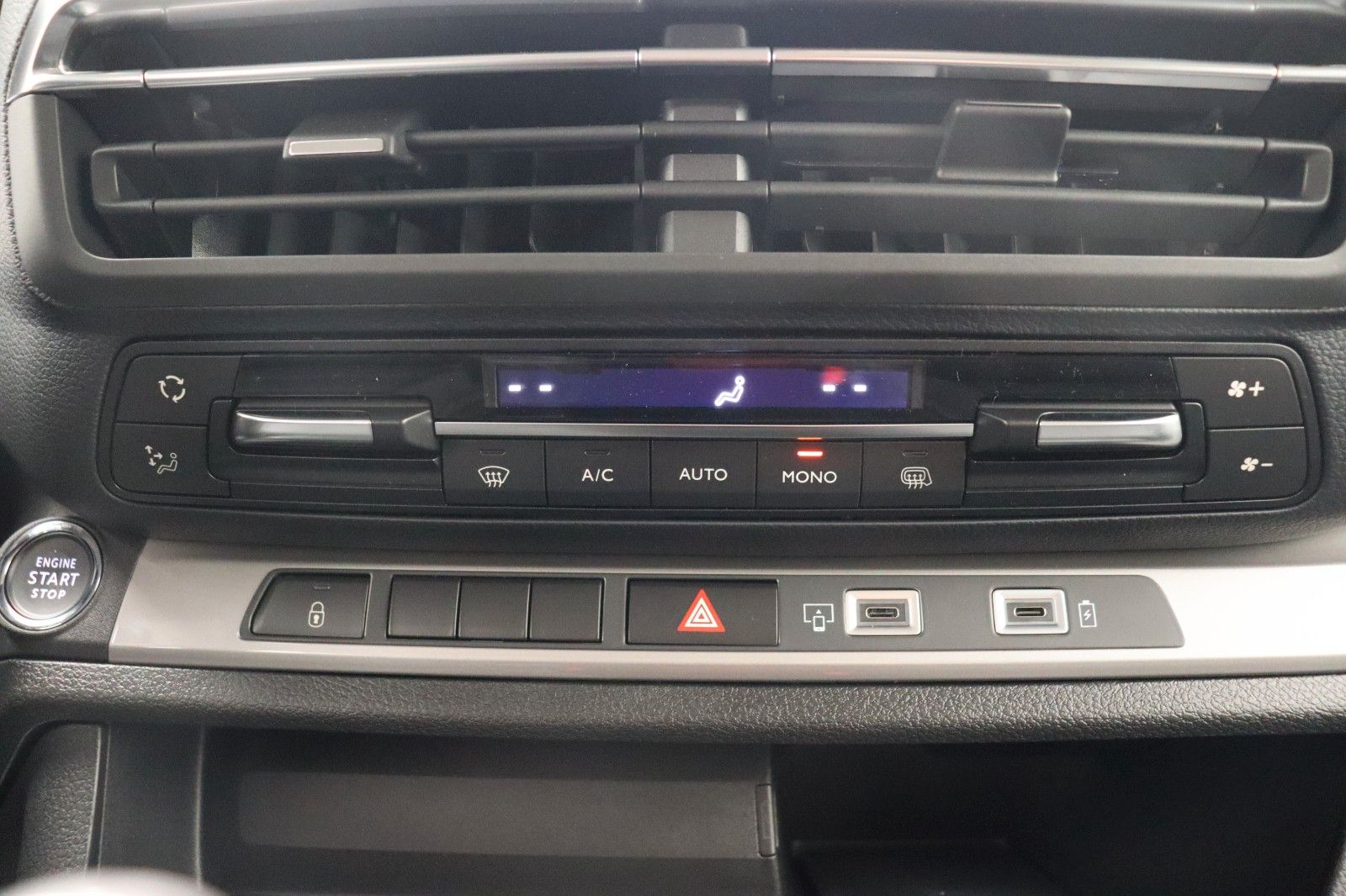 Fahrzeugabbildung Fiat Scudo Multicab   L3 2.0 145 MT6 LUXURY LEDER