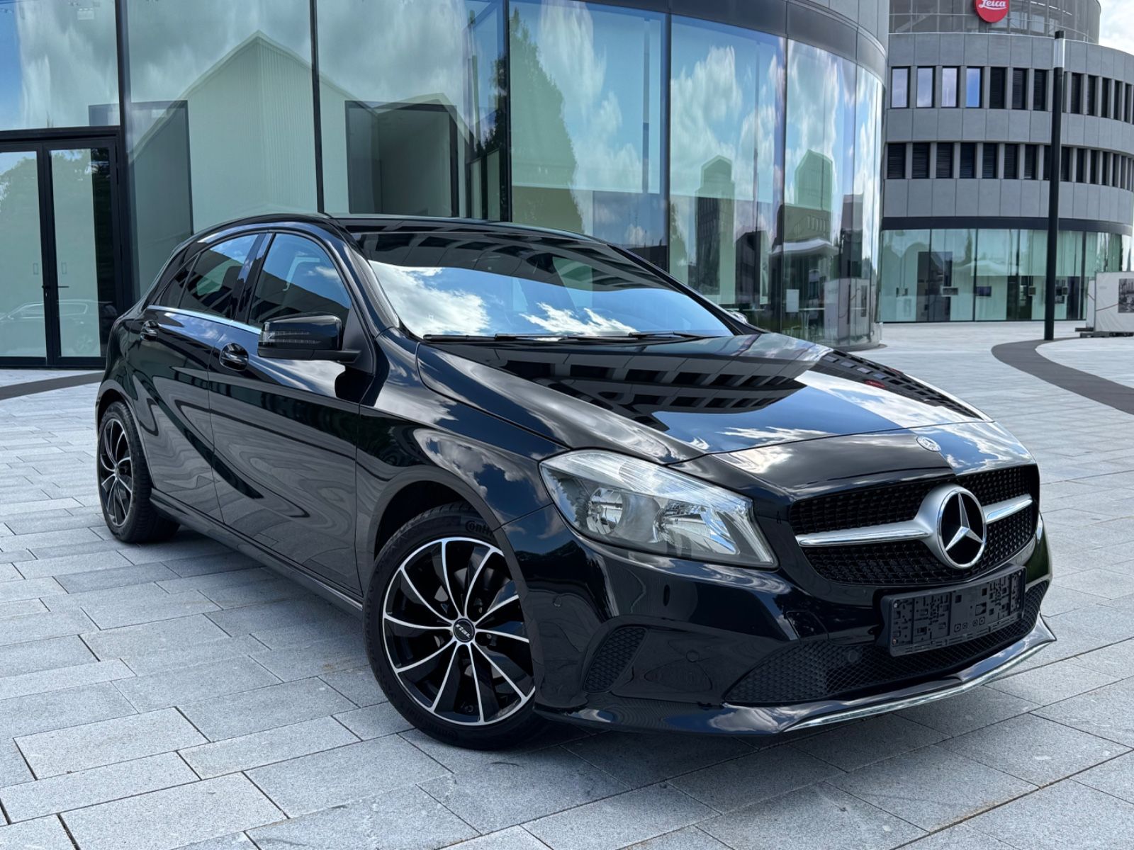 MERCEDES-BENZ A 180 NAVI*KLIMA*PDC*SHZ*TEMPO*LEDER*SPORTSITZE