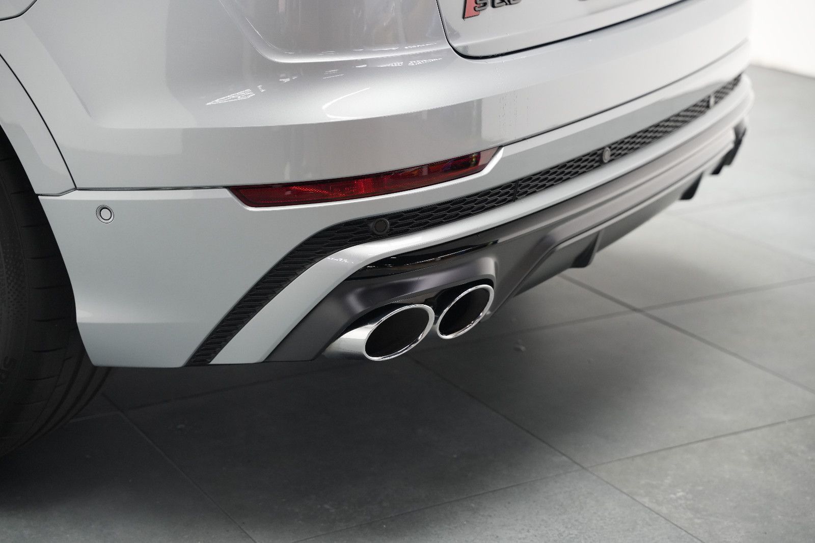 Fahrzeugabbildung Audi SQ8 4.0 TFSI quattro/EXCLUSIVE/ALCANTARA/BLACK