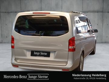 Mercedes V 220 - 6