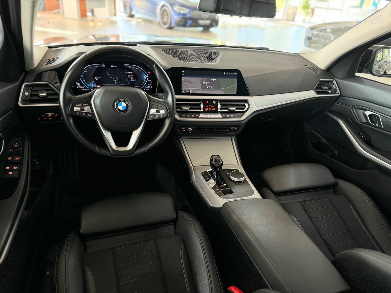 Fahrzeugabbildung BMW 320e Laser DAB Komfort HUD AHK Alarm Sport Leder