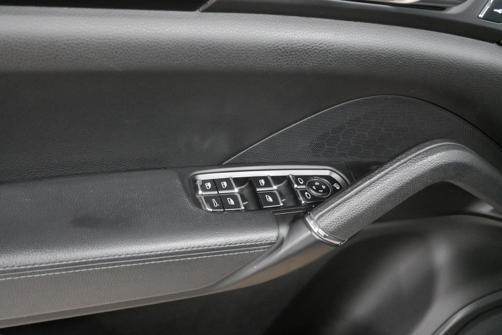 Porsche Cayenne Diesel Platinum Edition KAMERA PANO BOSE
