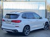 BMW X5 xDrive25d M Sport PANO DA HuD 21" PA Ambiente - BMW X5: Weiß