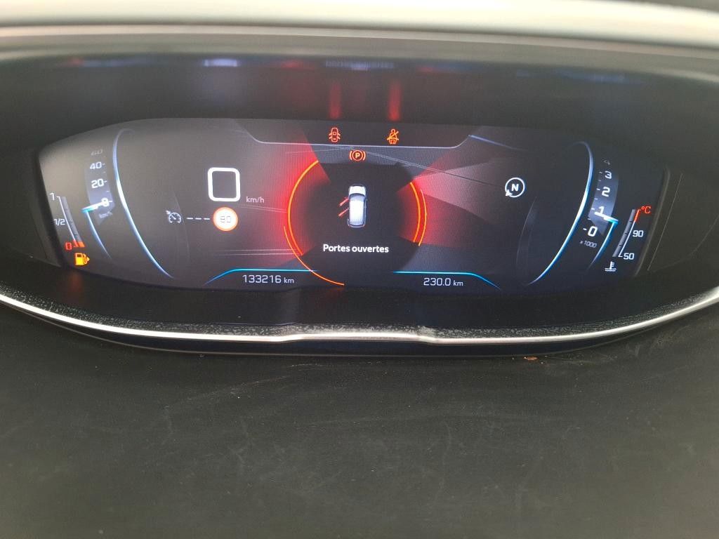 Fahrzeugabbildung Peugeot 3008 Allure Pack 1.2T LED/NAVI/PDC/R'CAM/DAB
