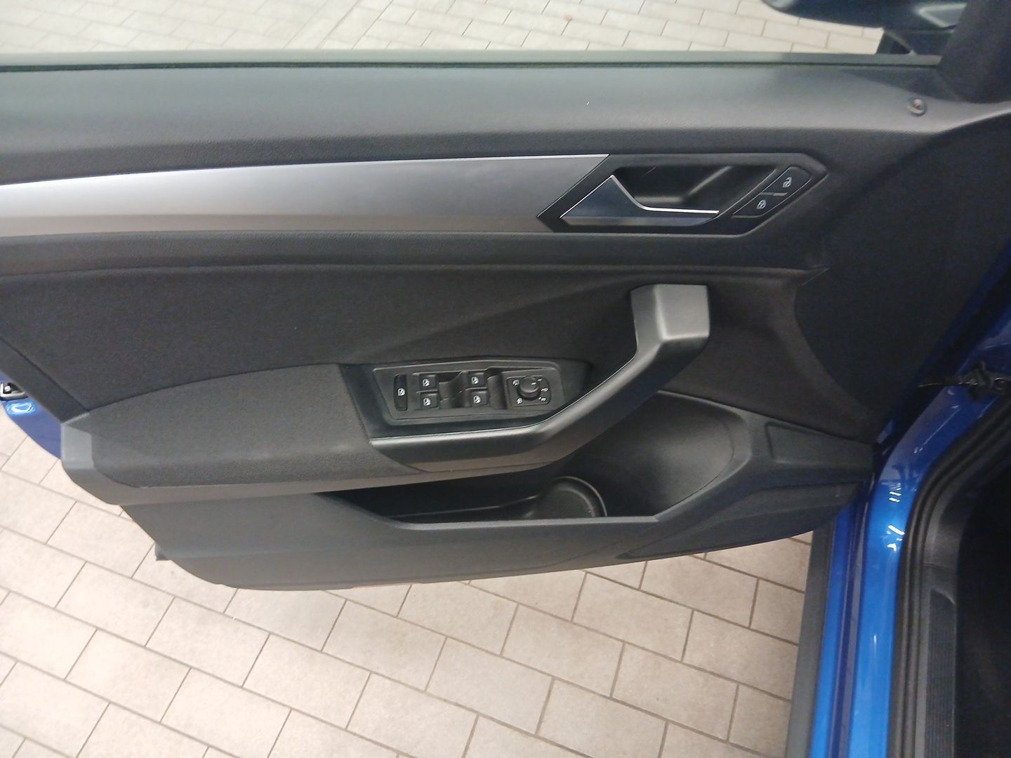 Volkswagen T-Roc - Bild 8