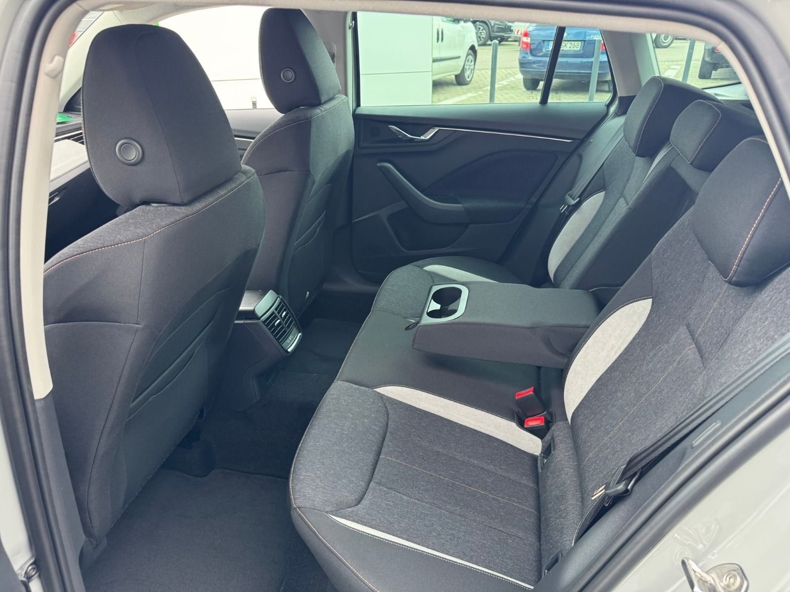Fahrzeugabbildung SKODA Scala Selection TSI DSG*RFK*NAVI*LED