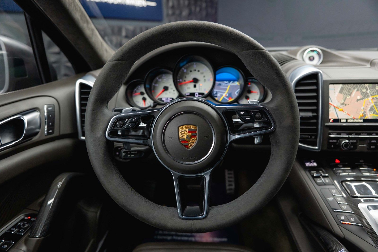 Fahrzeugabbildung Porsche Cayenne S Sport-Design Paket Carbon KERAMIK *LED