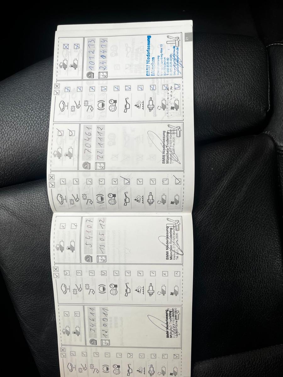 BMW 320 2010 — photo 12