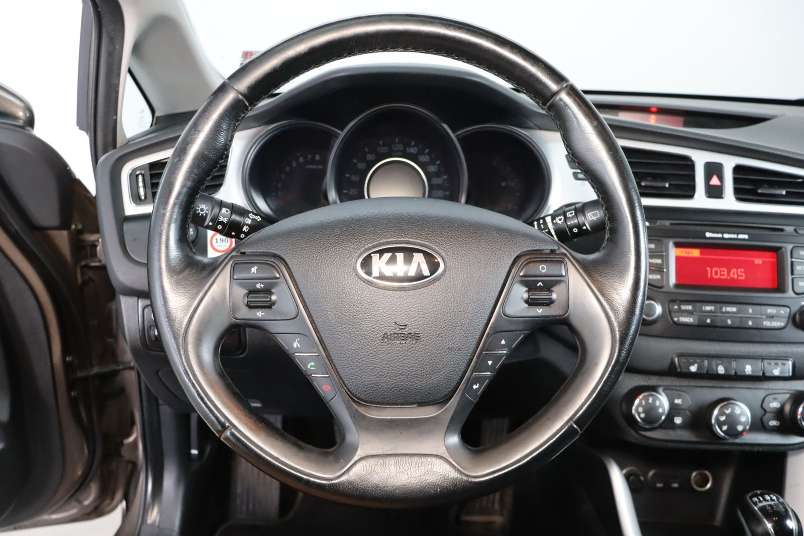 Fahrzeugabbildung Kia Cee'd 1.4 16V Edition 7 aus 1. Hd