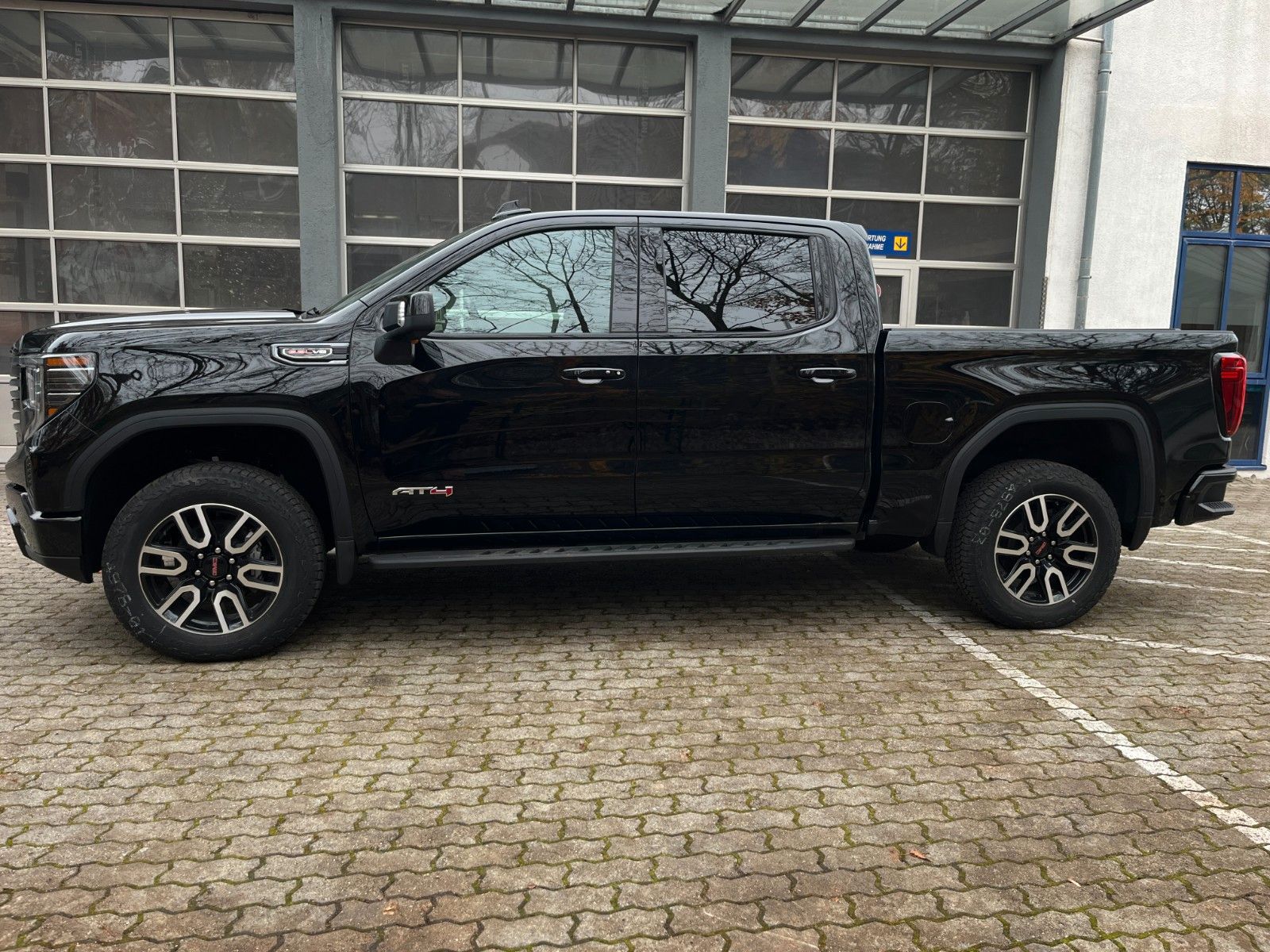 Fahrzeugabbildung GMC Sierra 1500 AT4 6.2*360°*AHK*22Zoll*HeadUp