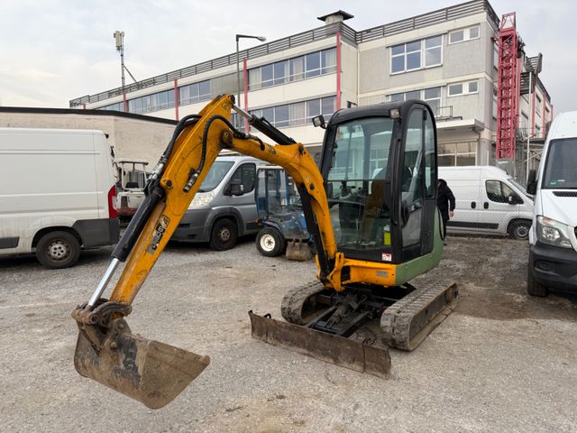 JCB 8020