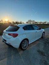 Alfa Romeo Giulietta Sport Turismo - Alfa Romeo Giulietta Sport mit Benzin-Antrieb