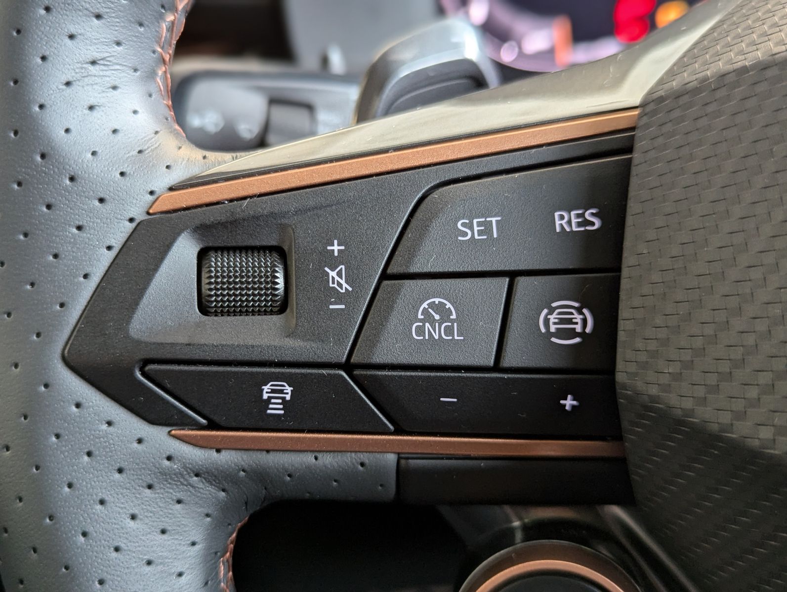 CUPRA Terramar 2.0 VZ 4D Drive-XL HUD Matrix Pano 20" - Image 25