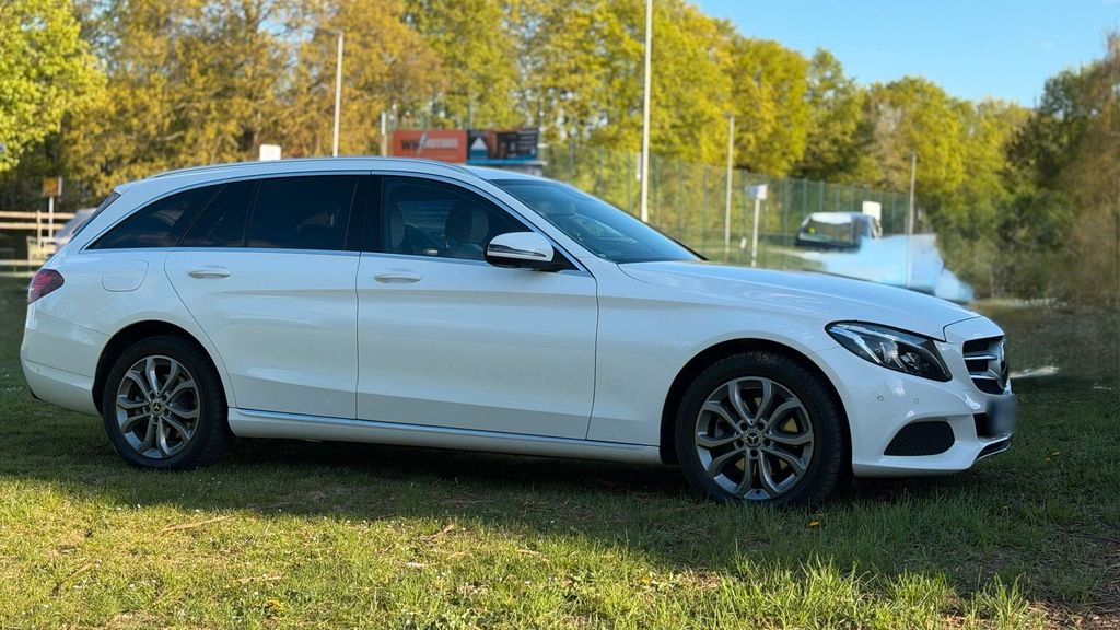 Image of Mercedes-Benz C 220