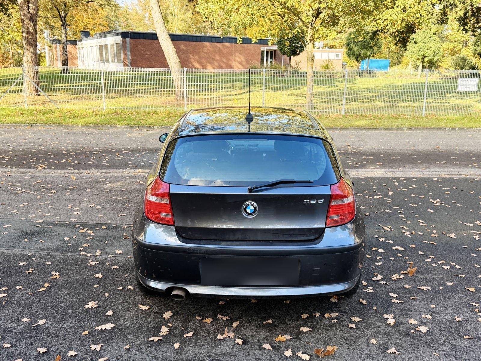 BMW 118 2008 — photo 5