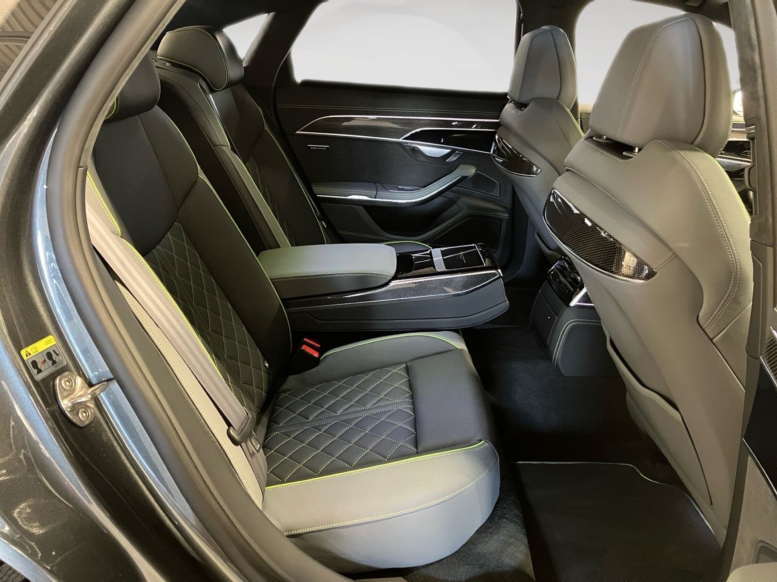 Audi A8 - Bild 10