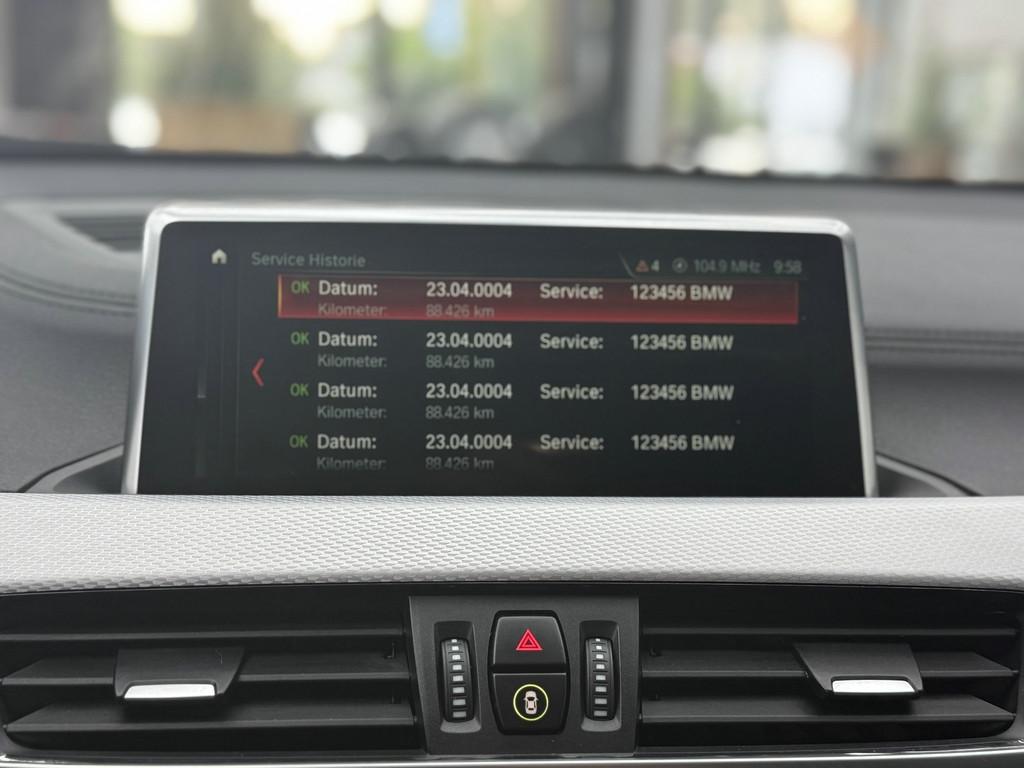 BMW X2 18iA sDrive M Sport, LED, Pano, HUD, Kamera