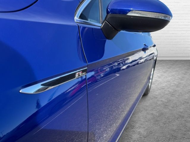 Fahrzeugabbildung Volkswagen Passat Variant Business 2.0 TDI R-Line Klima LED