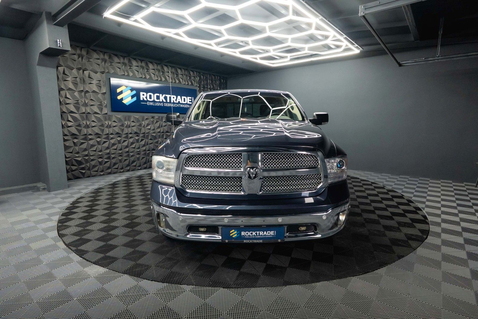 Fahrzeugabbildung Dodge RAM 5.7 V8 HEMI LPG PRINS | LONGBED | 20 Zoll