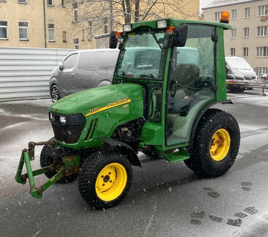 John Deere 2720