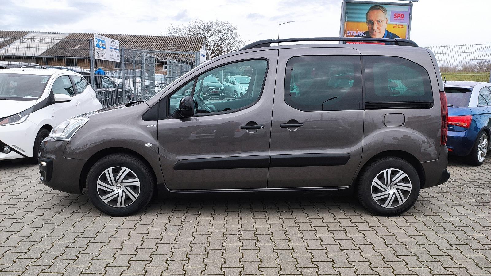 Citroën Berlingo XTR 1.Hand+AHK+Klimaautom+SHZ+PDC+BT+SH