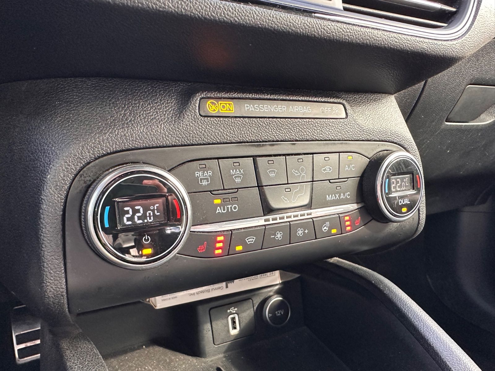 Fahrzeugabbildung Ford Focus Turnier ST-Line 1.5 EB ACC/eHeck/LED/Navi