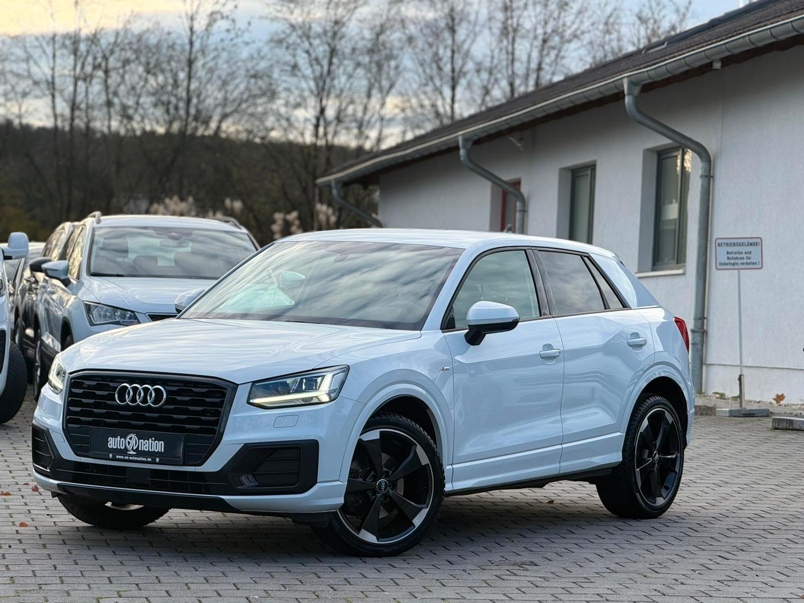 Audi Q2 QUATTRO 3x S-Line AMBIENTE NAVI PDC BLTH SHZ