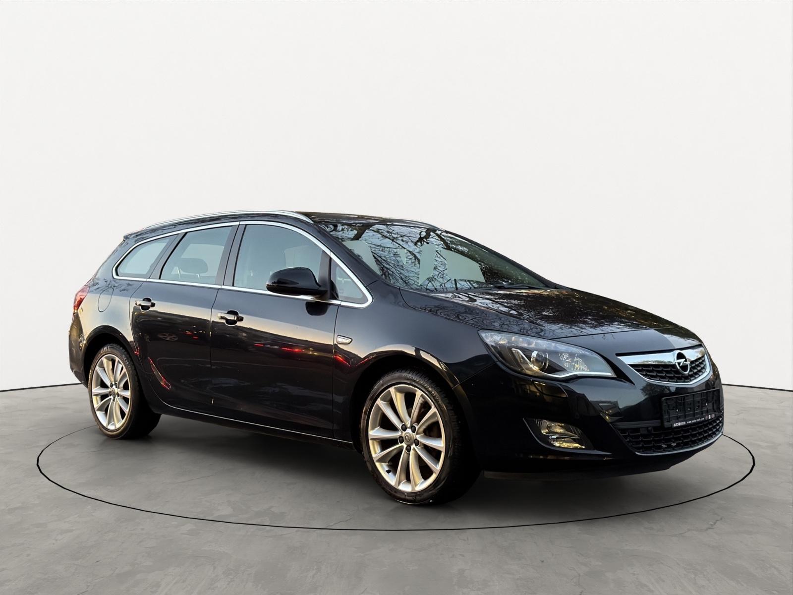 Opel Astra 2011 — photo 8