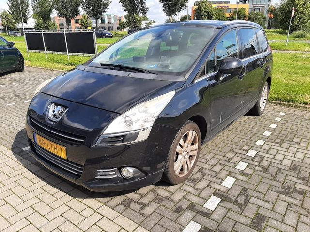 Peugeot 5008 1.6 THP Blue Lease Executive 7p.